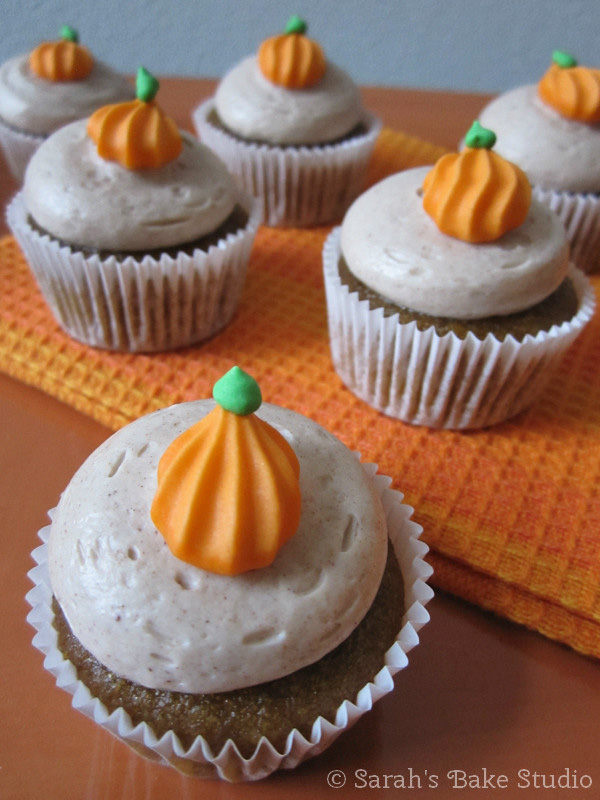 Pumpkin Mini Cupcakes with Cinnamon Buttercream