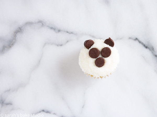 Panda Mini Cupcakes – ridiculously adorable, family-friendly mini cupcakes dressed up as panda bears; fun to make, fun to share, and even more fun to eat!