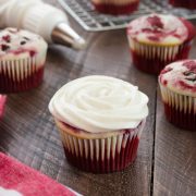 red velvet cheesecake cupcakes