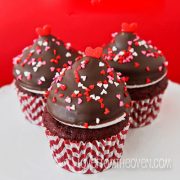 red velvet sweetheart cupcakes