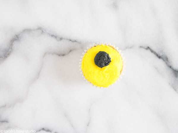 Minion Mini Cupcakes – your favorite mini cupcakes dressed up in buttercream as your favorite Minion!