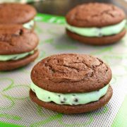 mint chocolate chip whoopie pies