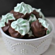 chocolate mint meringues