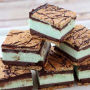 mint chocolate ice cream sandwiches